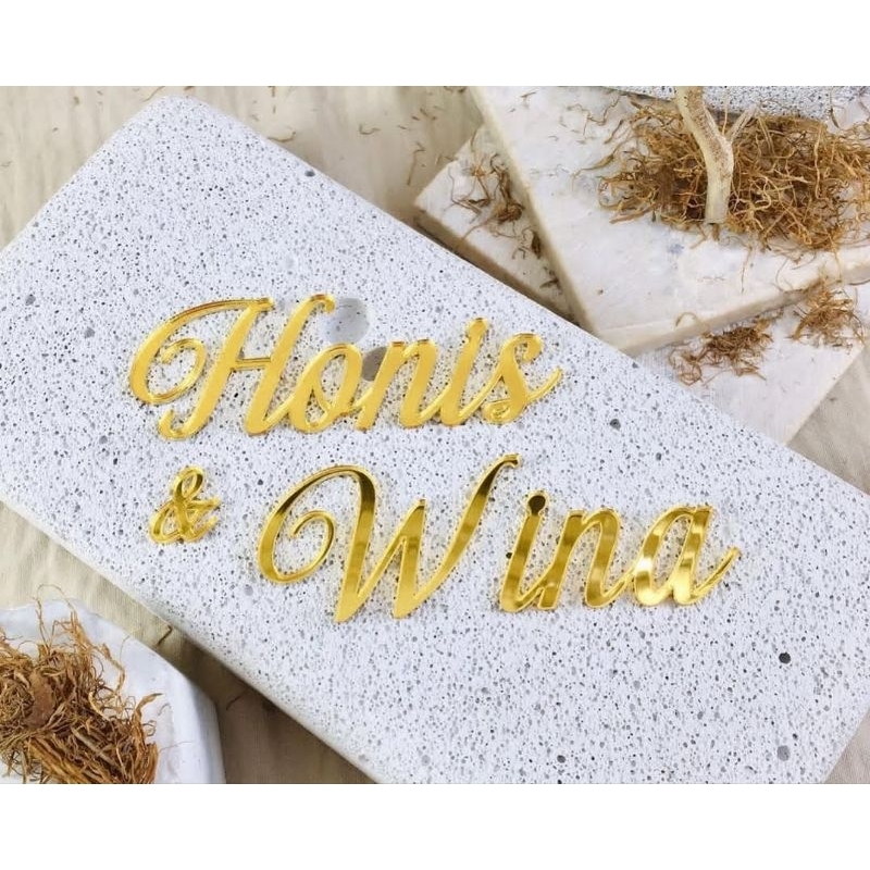 

Nama akrilik custom pengerjaan satu hari