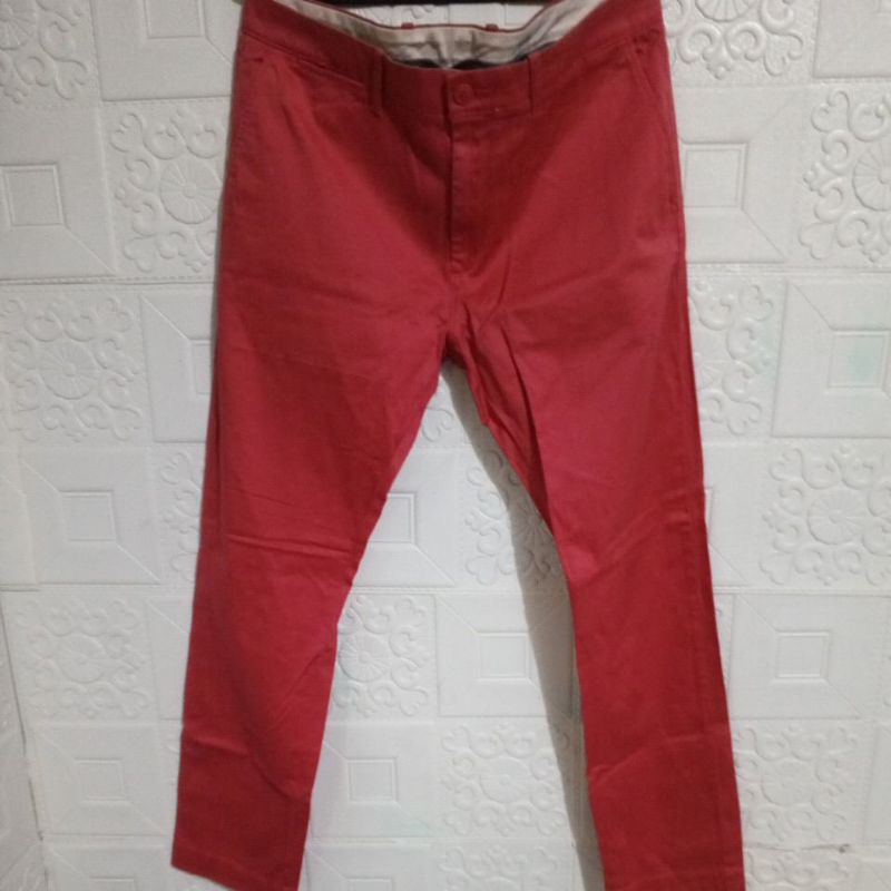 Celana panjang chino pink punch