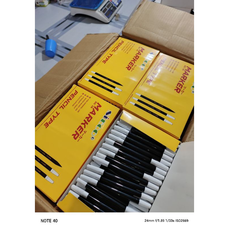 

( 12 pcs) Spidol kecil warna hitam