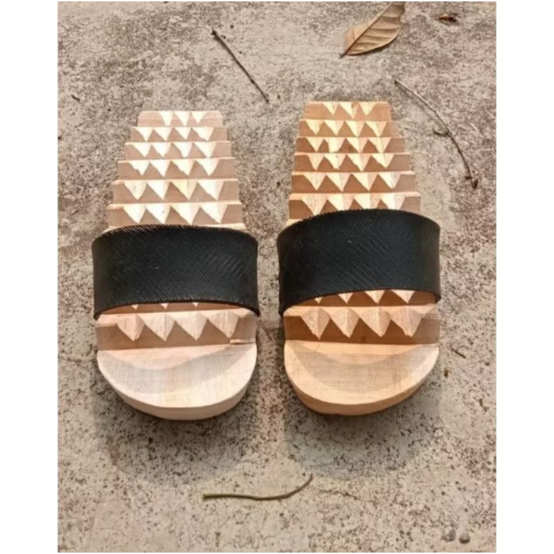 Sandal bakiak rematik kayu/ terompah kayu / sandal kesehatan
