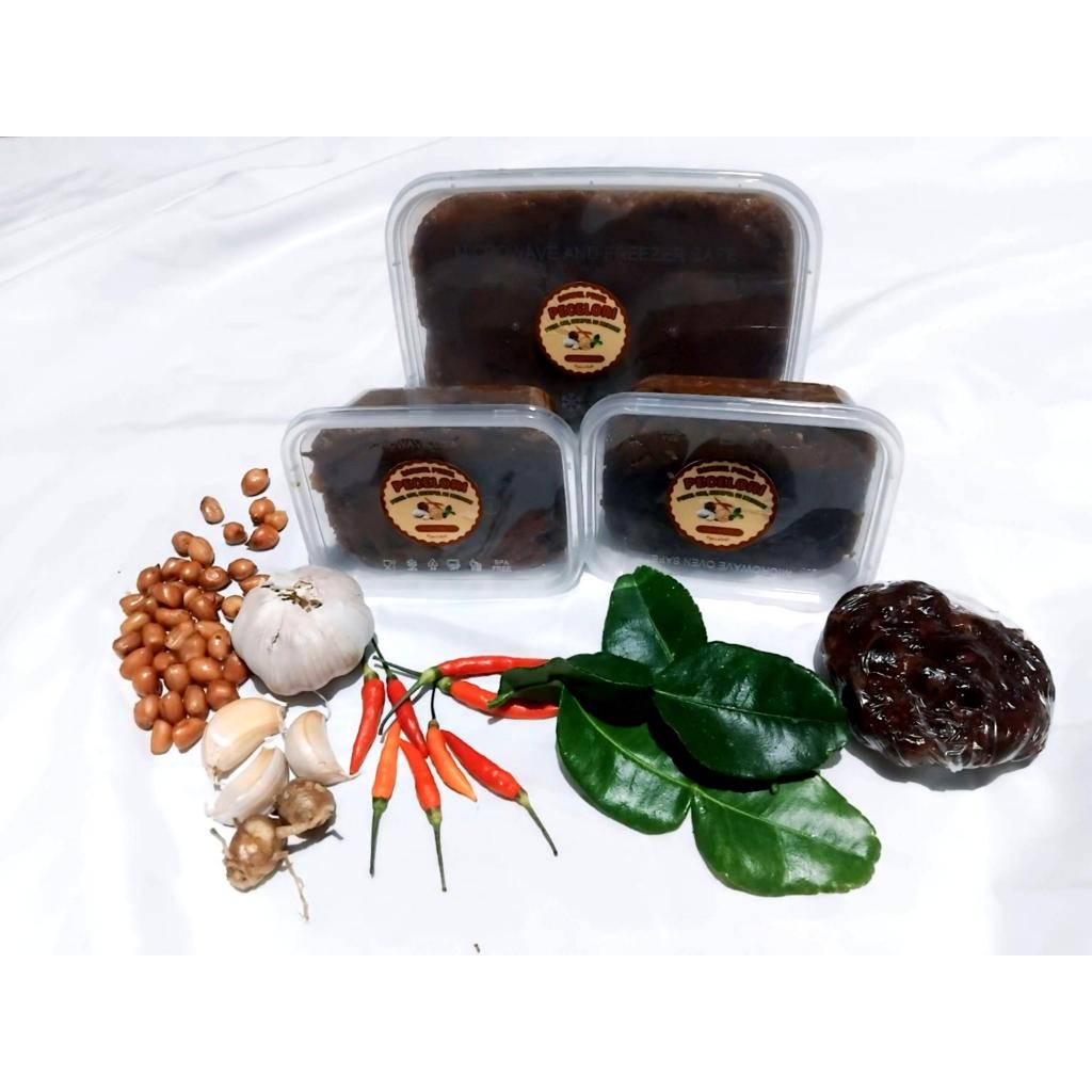 

Sambal kacang khas Luwu dengan Rasa Autentik. Sambal kacang instan dalam bentuk bumbu kacang kental, siap pakai untuk berbagai hidangan.