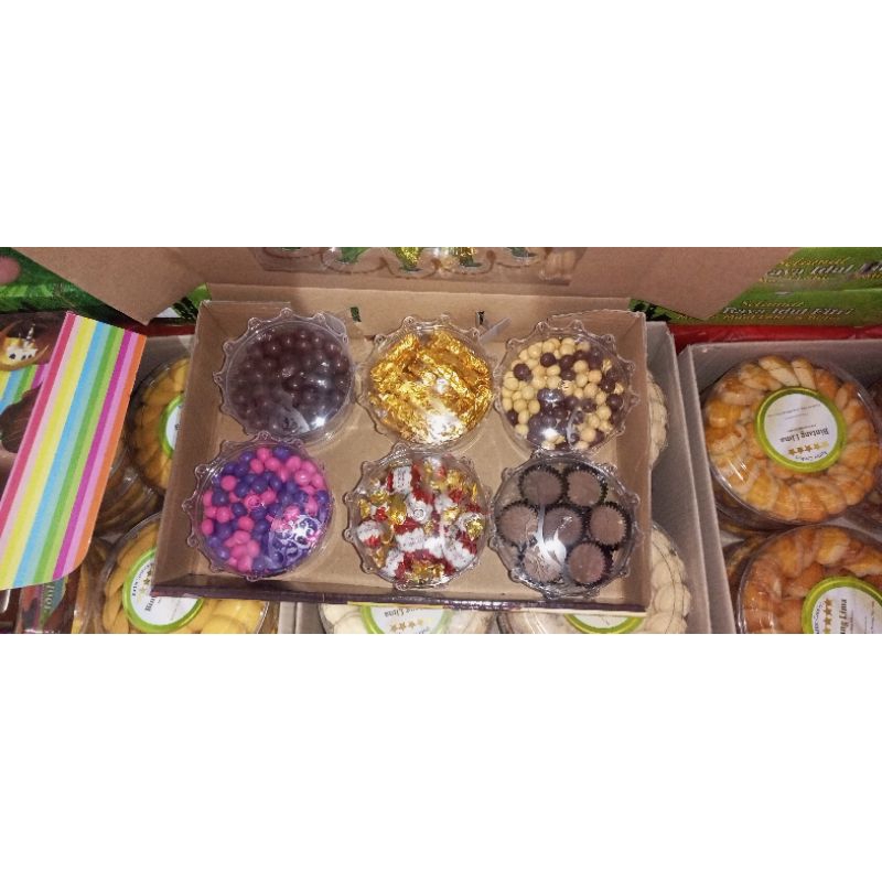 

hampers lebaran/kue kering/parsel lebaran
