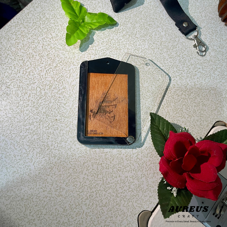 

Wooden ID Card Holder - Unik, Elegan, & Tahan Lama