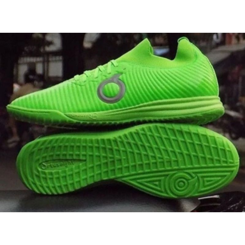 sepatu futsal Ortus catalyst quiver