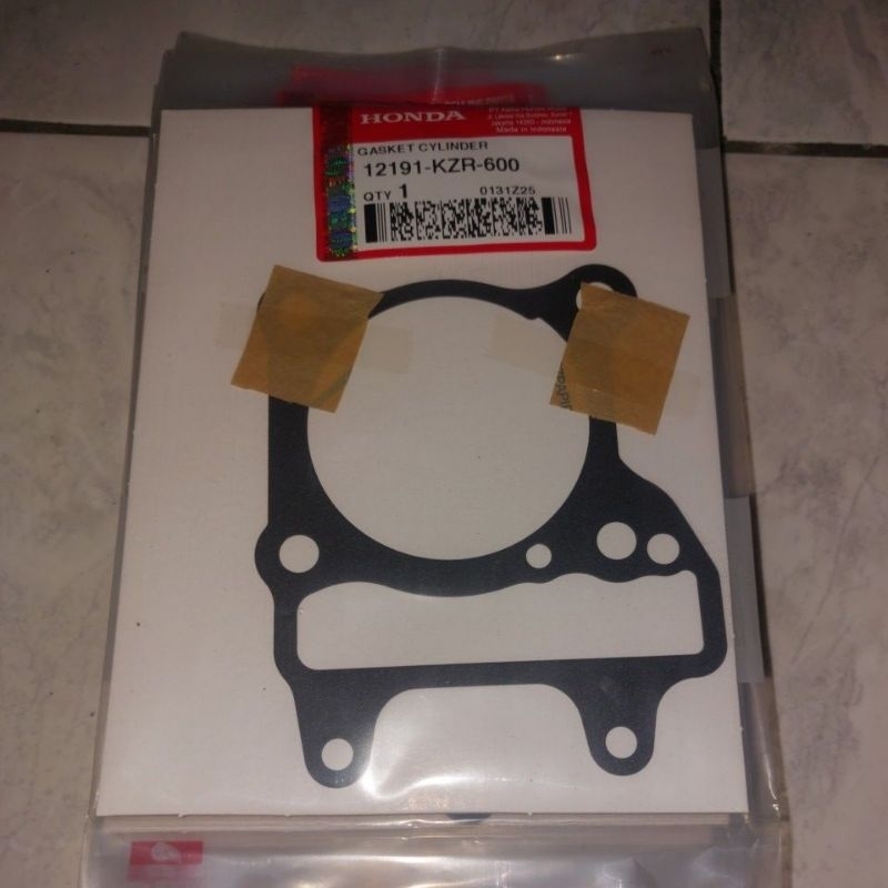 12191KZR600 / 12191-KZR-600 ORIGINAL GASKET CYLINDER PACKING VARIO 125 OLD KZR