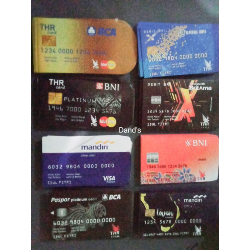 

Amplop Lebaran motif karakter