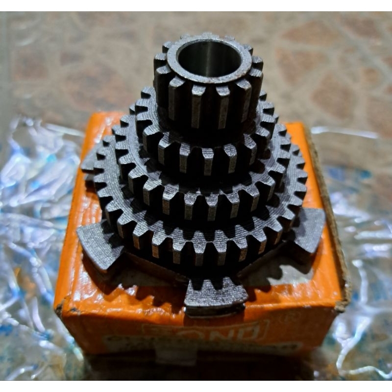 Gigi Susun Bajaj 2tak Bajaj oren Roda tiga bajaj india