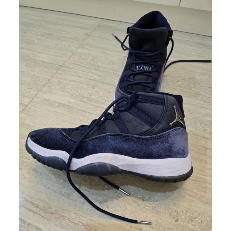 Preloved Jordan 11 Midnight Navy size 40