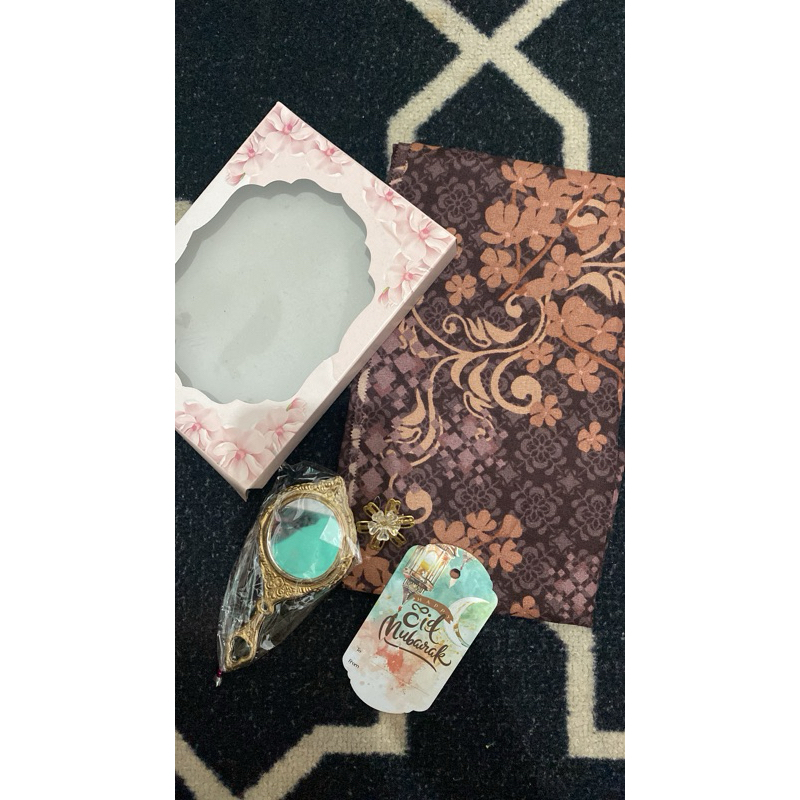 

HAMPERS LEBARAN | hampers jilbab hampers murah hampers wanita hampers lebaran hampers kado