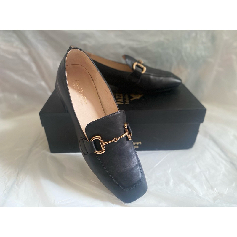 [Preloved] Pazzion Classic Metal Buckle Leather Loafers - size 37 (Insole pig skin)