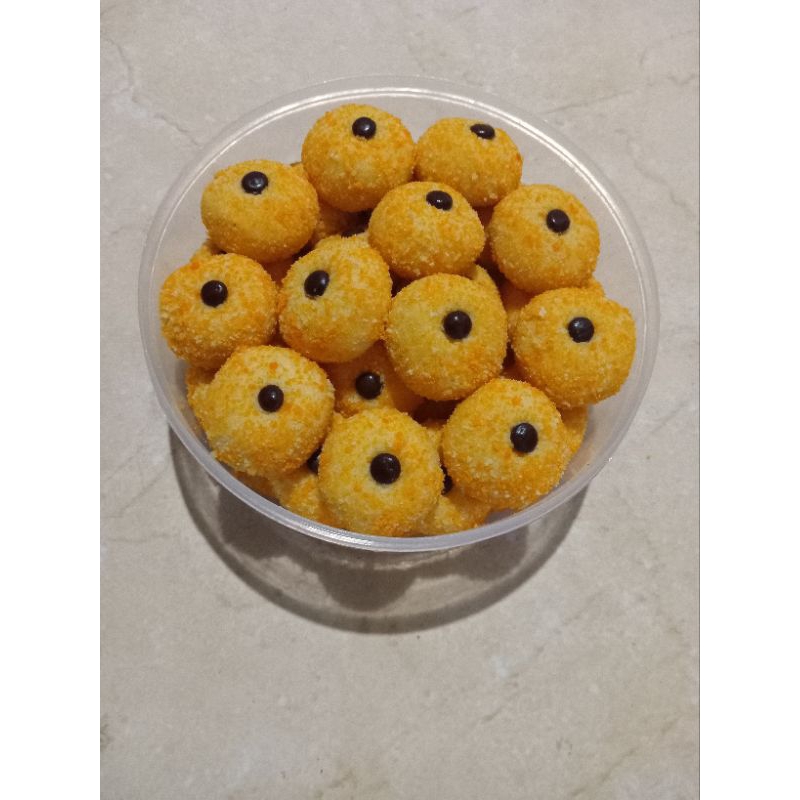 

monde susu toples 500gr(ukuran toples bukan berat kue nya ya) toples diisi penuh.