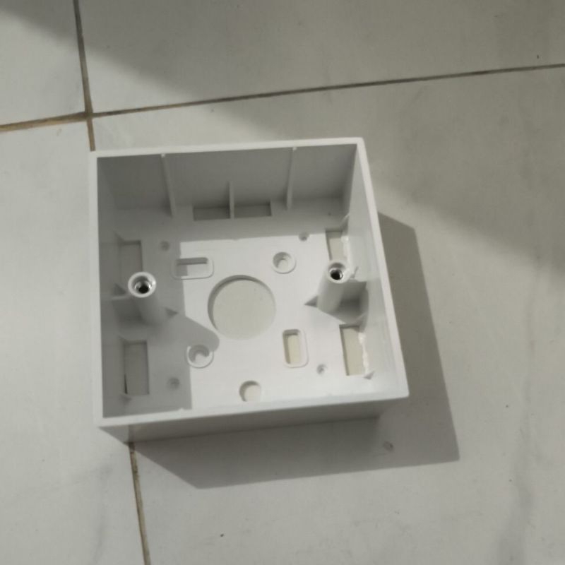 outer box stopkontak dan saklar listrik