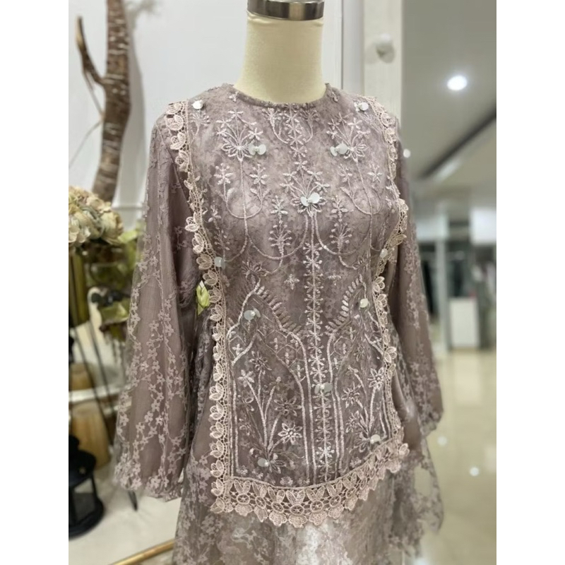 Preloved Makaio [NEW] Kebaya Semi Blouse Vest
