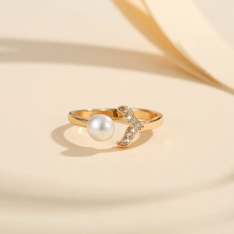 Cincin emas muda mutiara