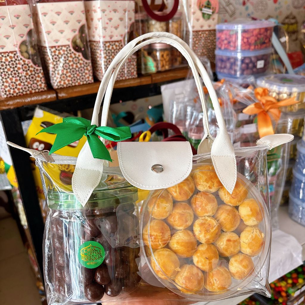 

Hampers Bag Lebaran Coklat dan Kue
