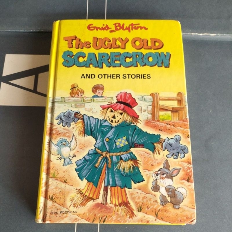 Novel Enid Blyton The Ugly Old Scarecrow and other stories