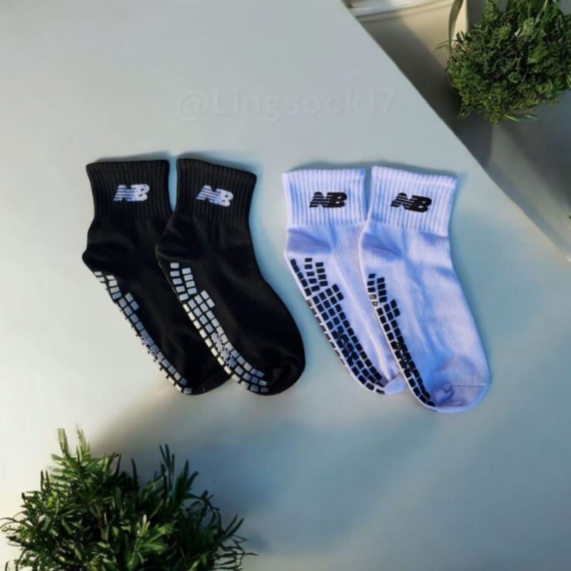 NB KAOS KAKI ANTISLIP PRIA DAN WANITA