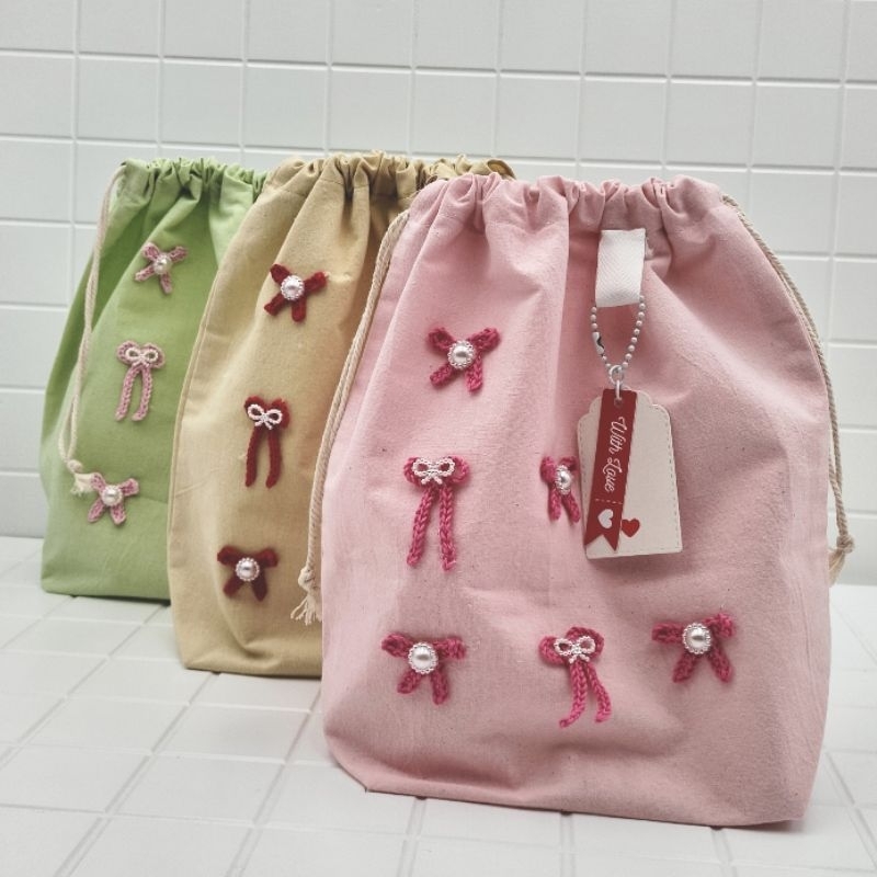 

Kantung serut aplikasi rajut Pouch serut Goodie Bag bungkus kado