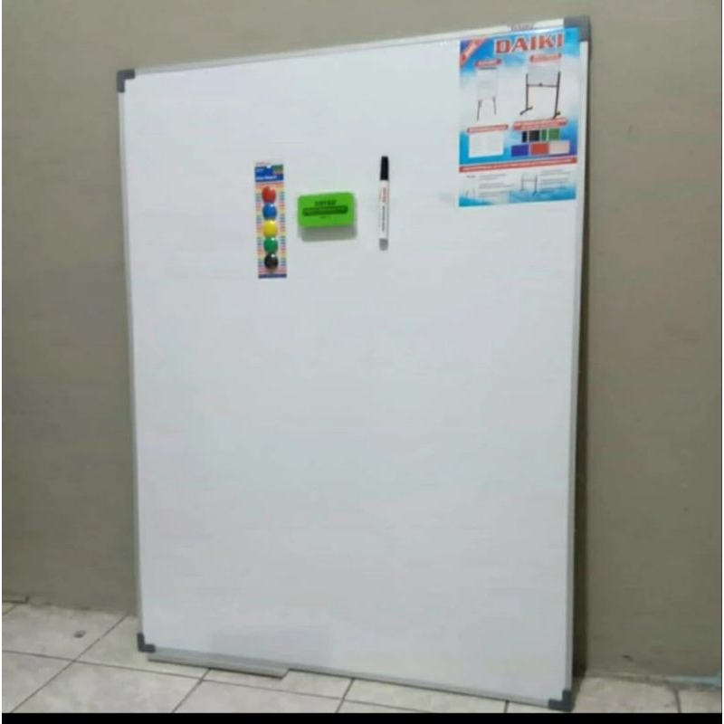 

Daiki Papan Tulis White Board Single Face Gantung Vertikal uk 60 x 100 cm / 60 x 120 cm.