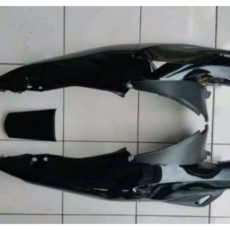 COVER BODI KARISMA X 125 HITAM BODI BELAKANG HONDA  KARISMA X