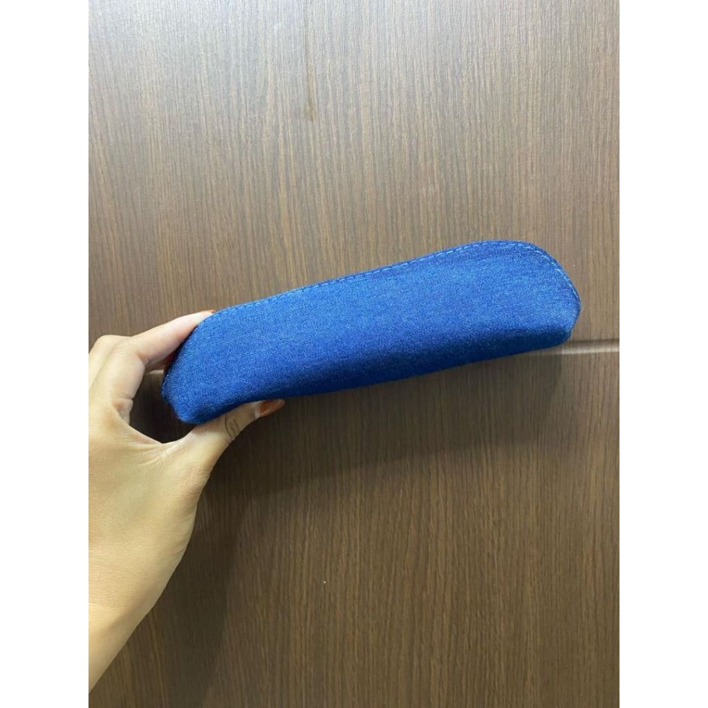 

STRADIVARIUS PENCIL CASE