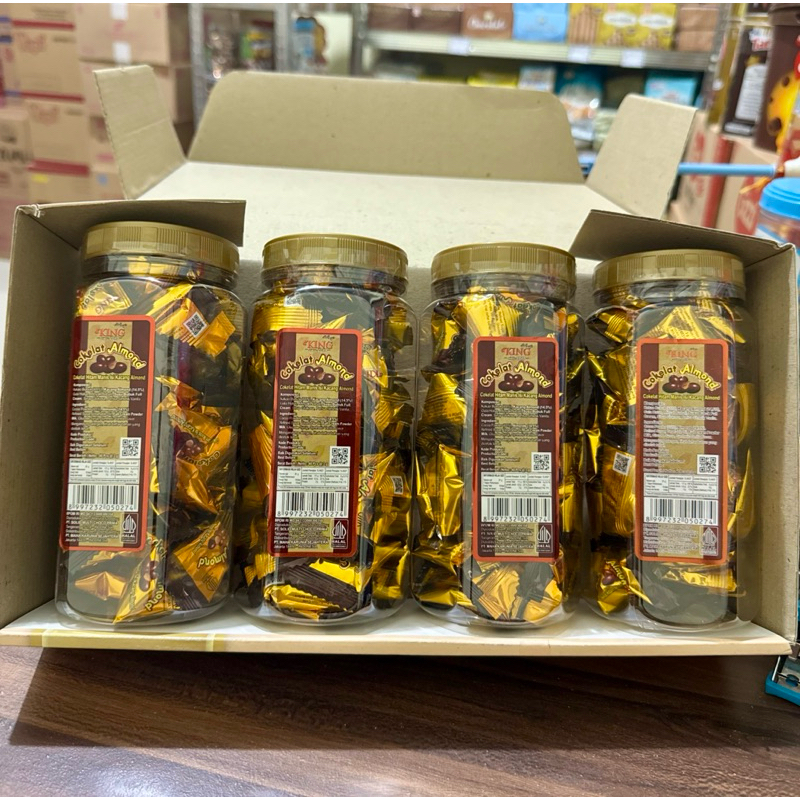 

coklat almond d'king jar 1 box isi 4 jar