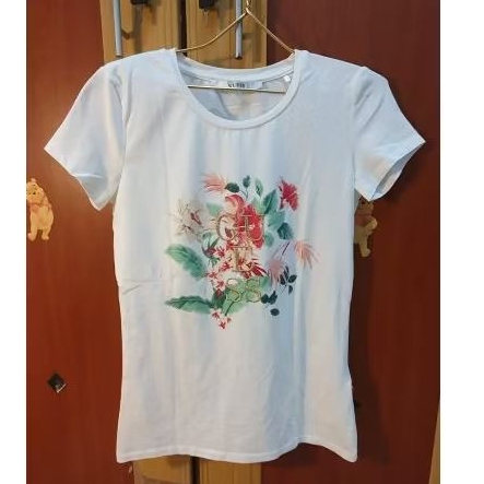 Kaos Tshirt GUESS ORI White Flower Preloved