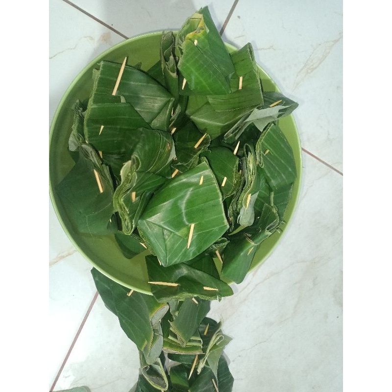 

TAPE KETAN DAUN PISANG isi 1 PCS enakkk bangetttt