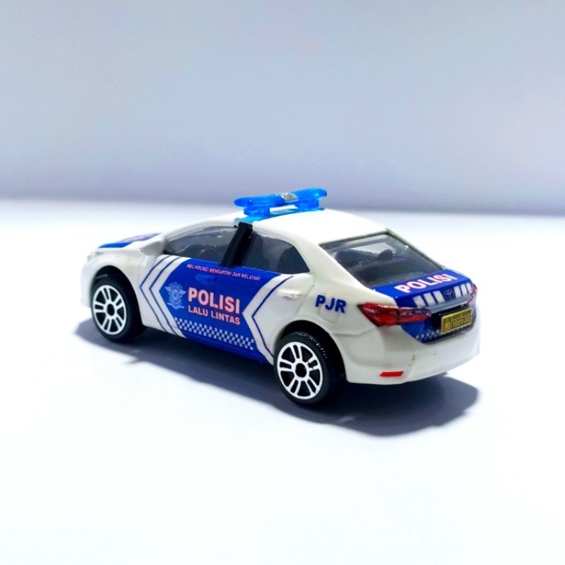 DIECAST MINIATUR MOBIL POLISI INDONESIA TOYOTA COROLLA SKALA 1/64