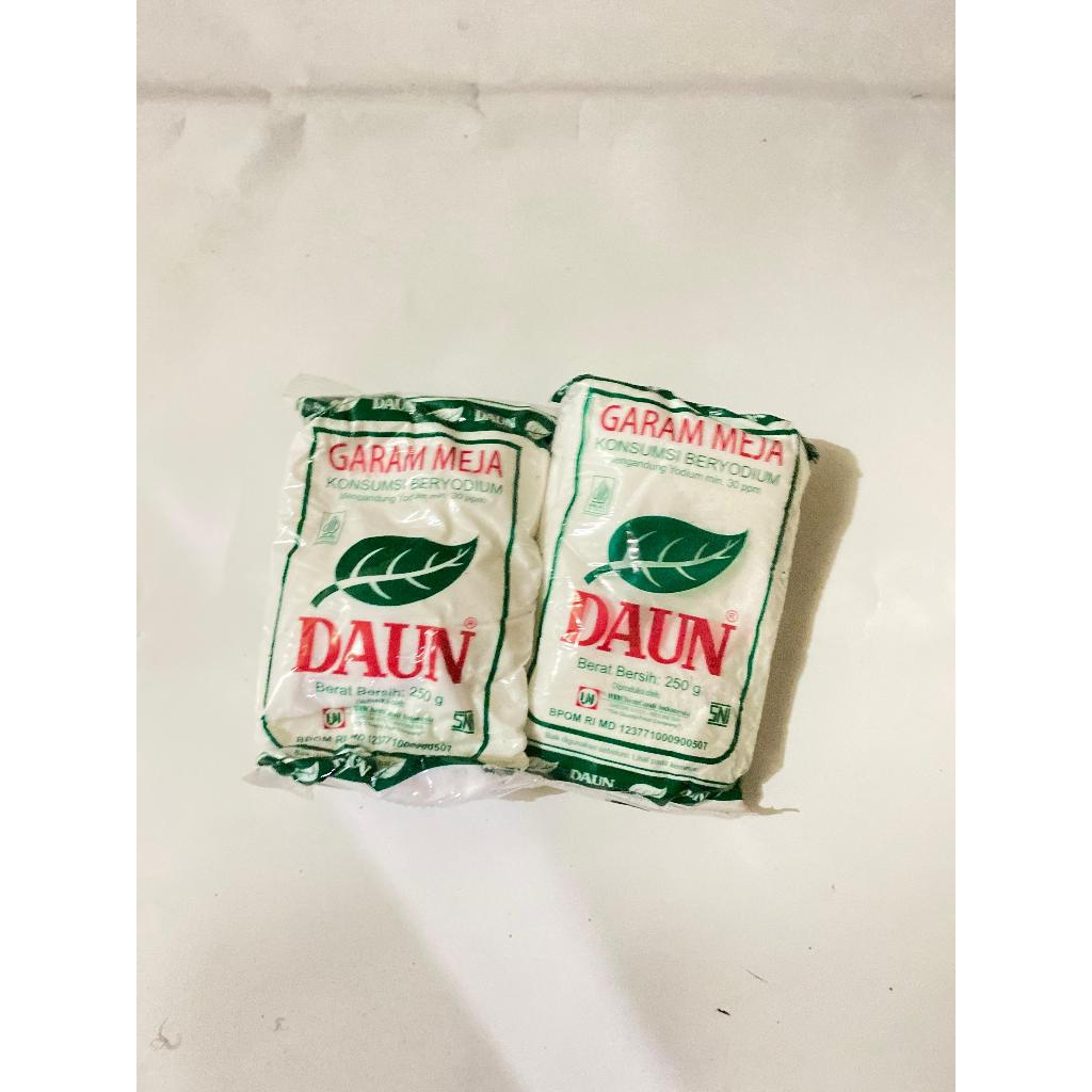 

Garam daun 250 gr dijual dalam per pcs - digunakan untuk segala keperluan bumbu di dapur