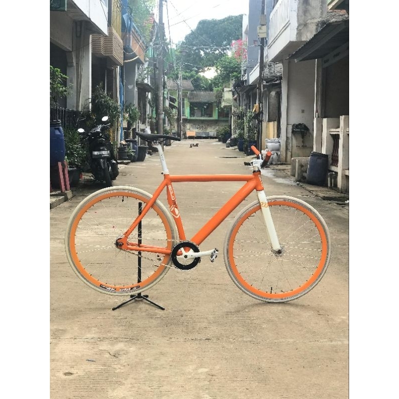 sepeda fixie united soloist 77 alloy