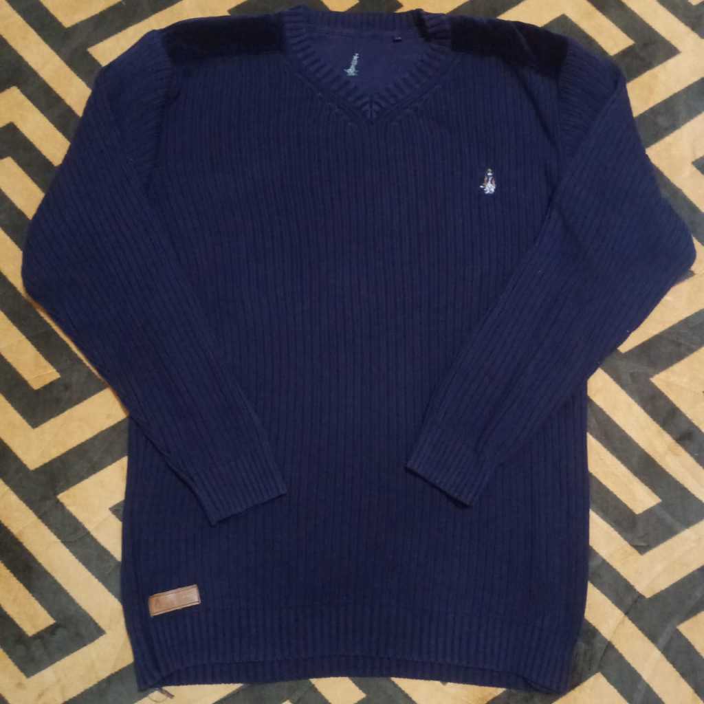 sweater rajut hush puppies