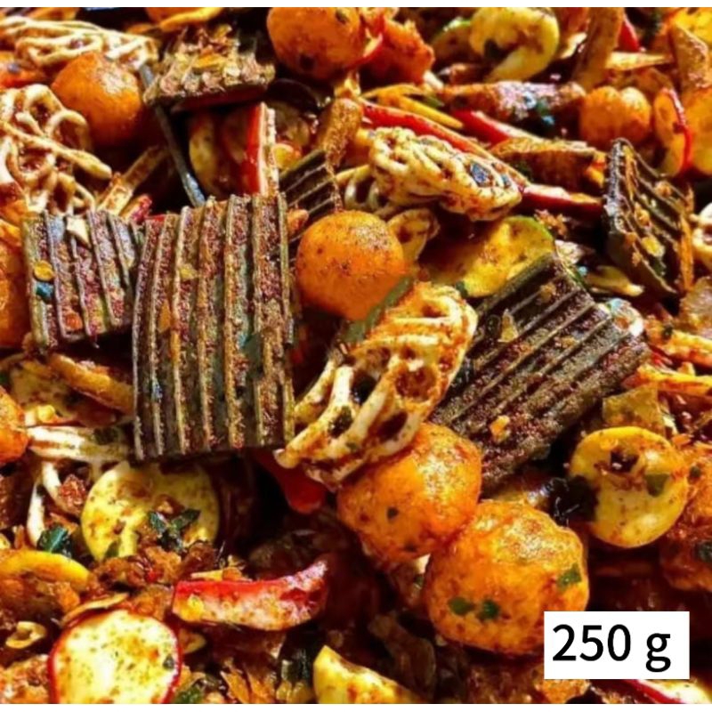 

KRUPUK SEBLAK MIX ( campur) SAPU JAGAT, PEDAS SEHAAAHHH, UKURAN 150 G molelel na pisan