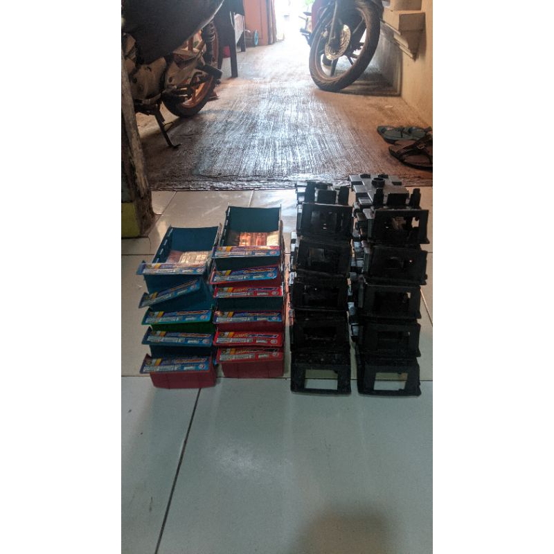 copotan miniatur truk plastik. sasis+bak