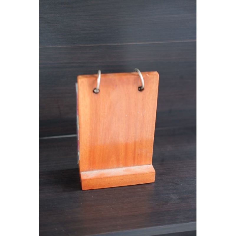 

tempat tent card a6 bahan kayu kondisi bagus dipelitur