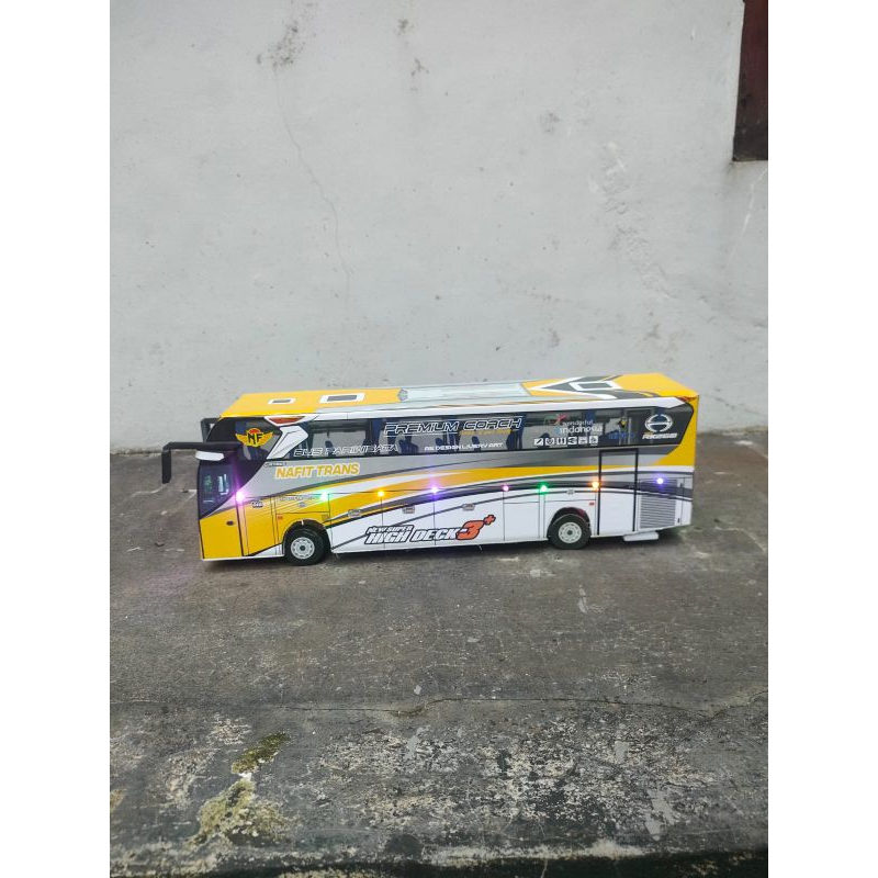 MINIATUR BUS BASURI DENGAN REMOT KONTROL