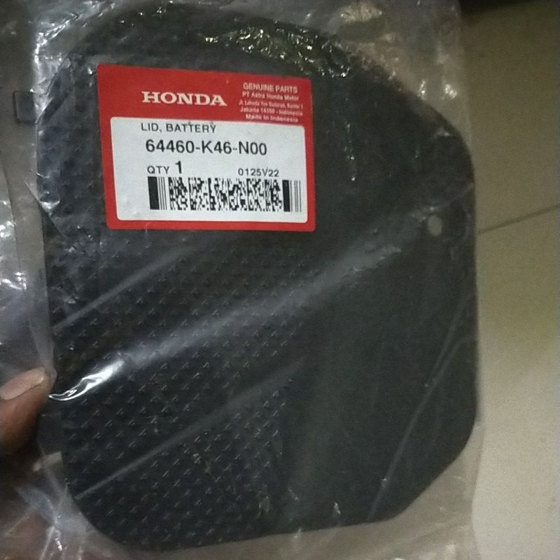 64460-K46-N00 HGP AHM 100% ORIGINAL LID COVER TUTUP AKI BATERAI VARIO 110 INJEKSI F1 64460K46N00