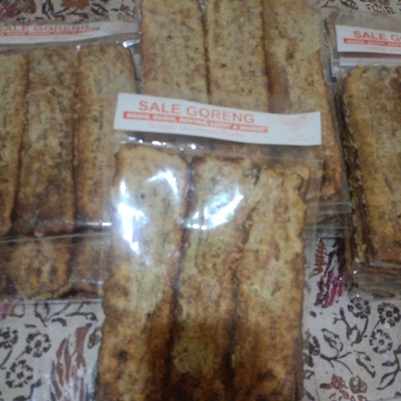 

sale pisang tipis khas jatijajar manis, gurih, renyah dijamin bikin nagih