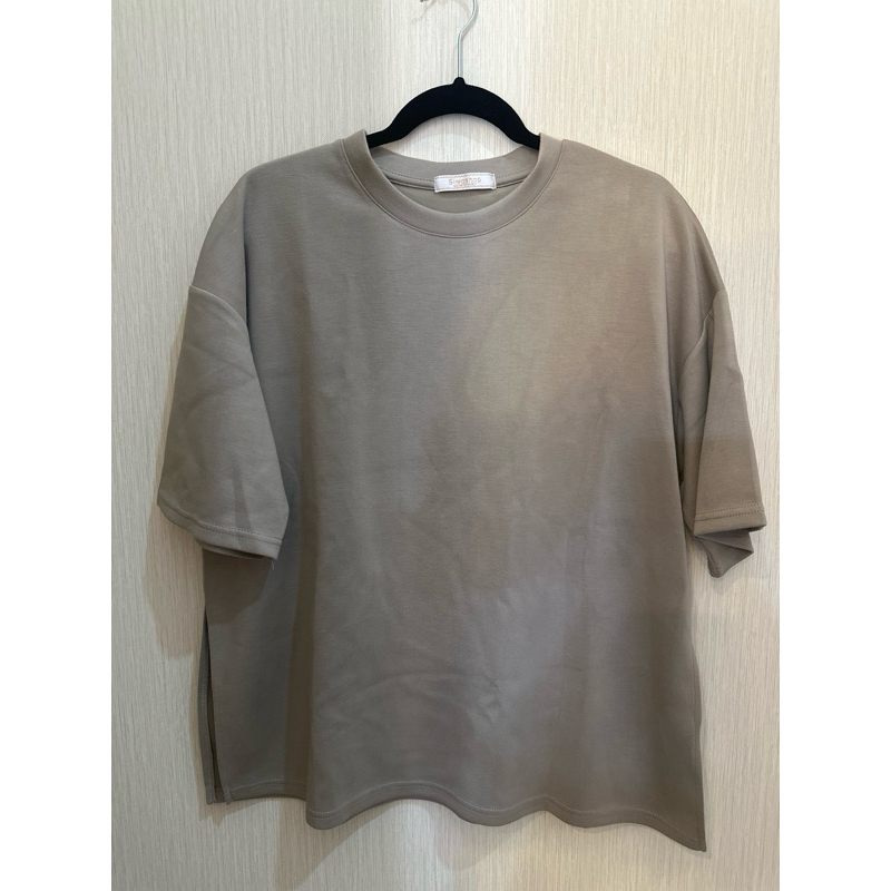 PRELOVED oversized tee airism taupe