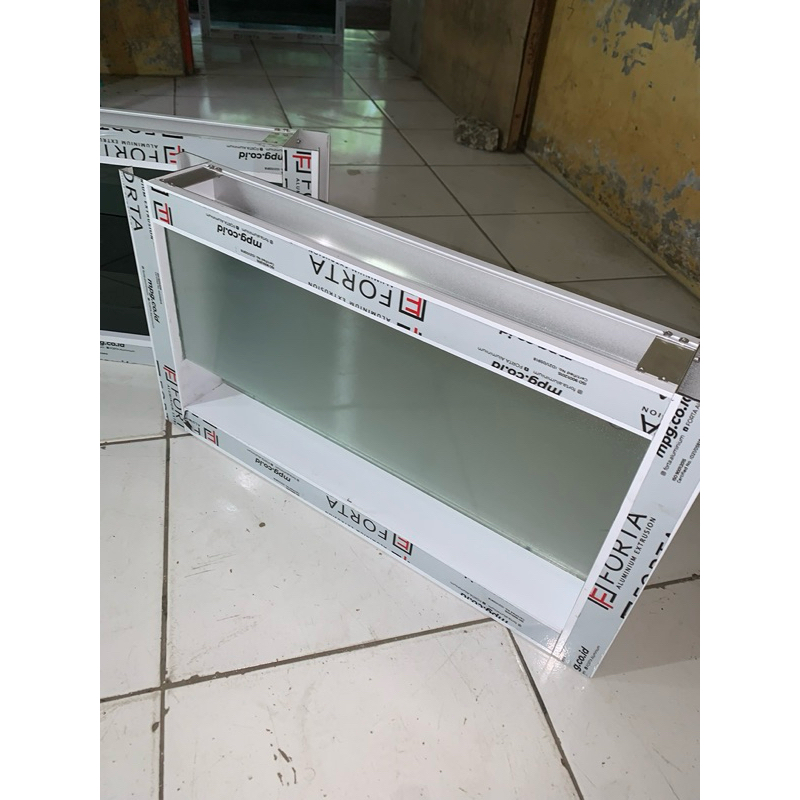 BOVEN ALMUNIUM KACA ZIG ZAG