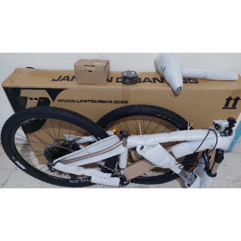 Sepeda MTB United Clovis 6.10 Ban 29"