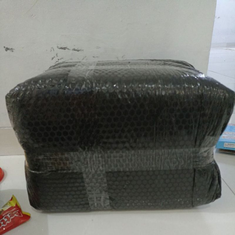 

Pakaian hari raya Burgundy