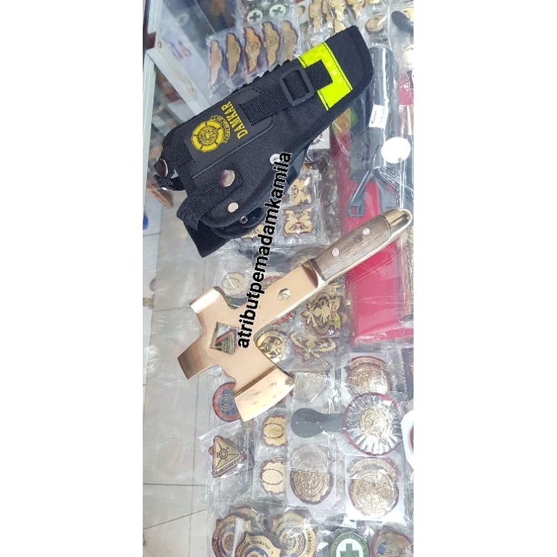 kampak lapangan perorangan pemadam damkar