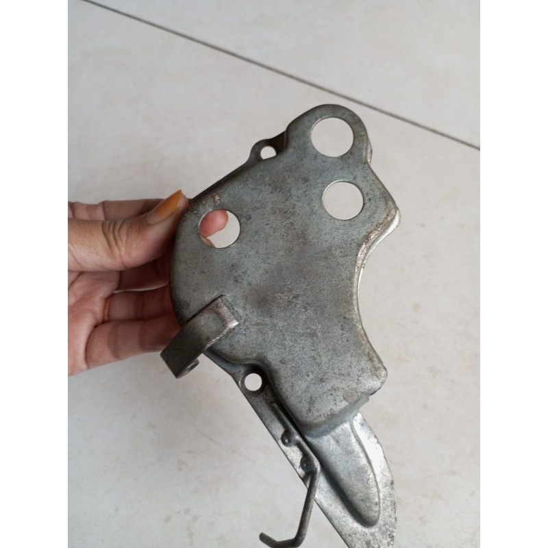 cover pompa oli suzuki satria 2tak original.