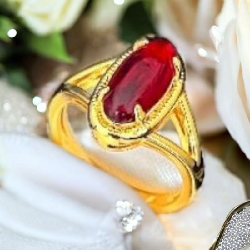 cincin wanita Vani batu merah oval