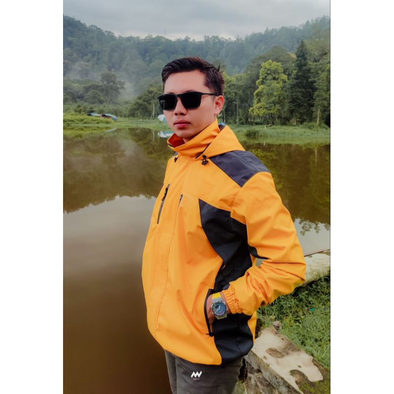 Jaket Waterproof Outdoor Variasi Kuning - Hitam