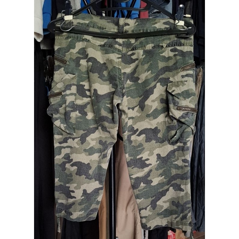 CELANA PENDEK CARGO CAMO