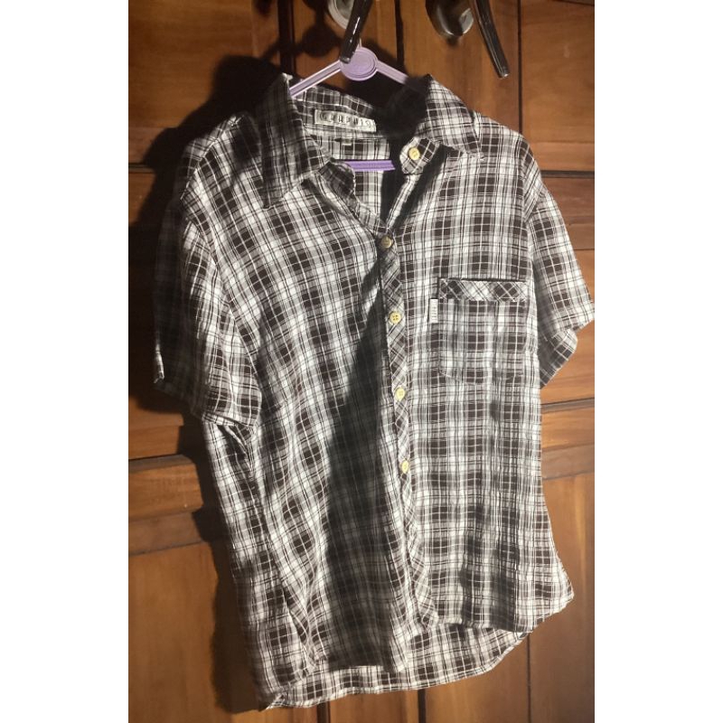 Preloved Kemeja Graphis