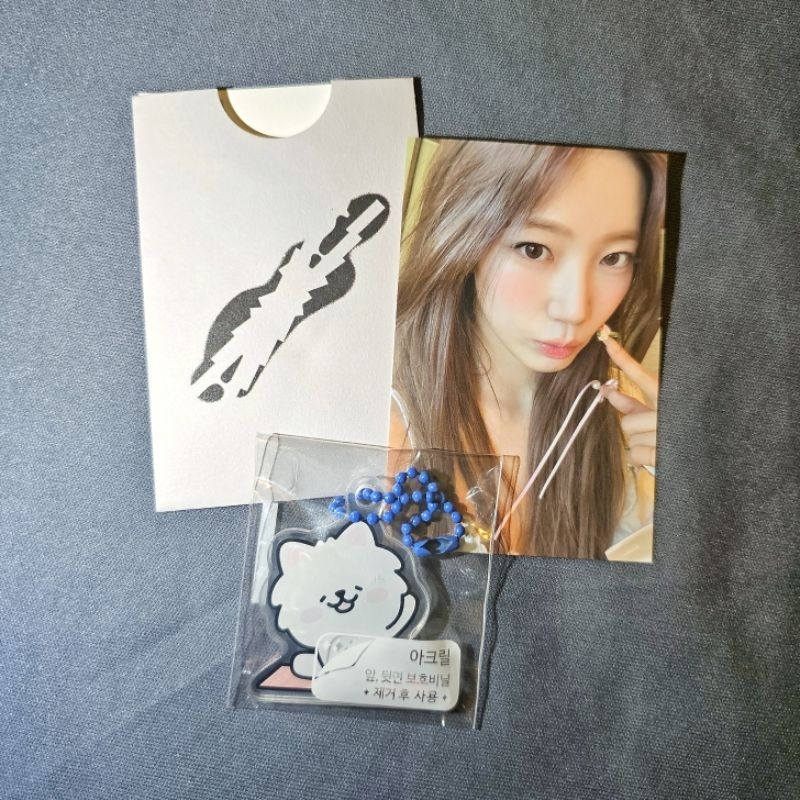 [READY STOCK] DP - LE SSERAFIM KAZUHA HOT BROADCAST PHOTOCARD PC WEEK 2 & ZUHARONG BROADCAST KEYRING