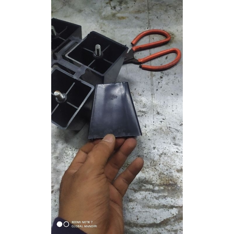 Kaki sofa plastik piramid | kaki sofa plastik stabil 8cm